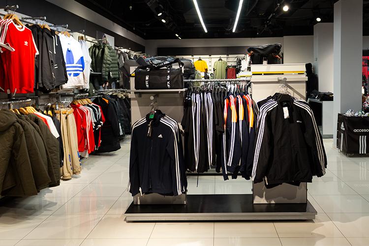 Magazinul Adidas n Chi in u Grand Hall